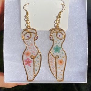 Gold Silhouette Earrings ✨